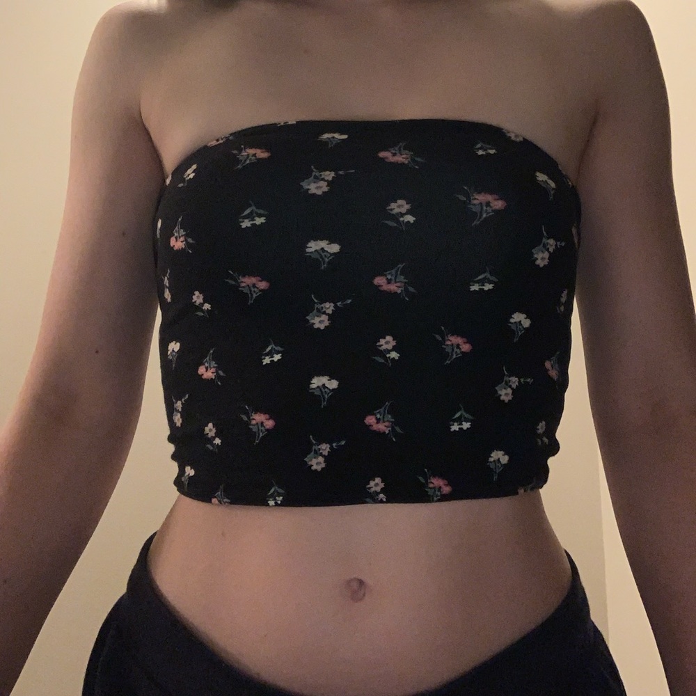 HOLLISTER FLORAL TUBE TOP🪷 Size: S